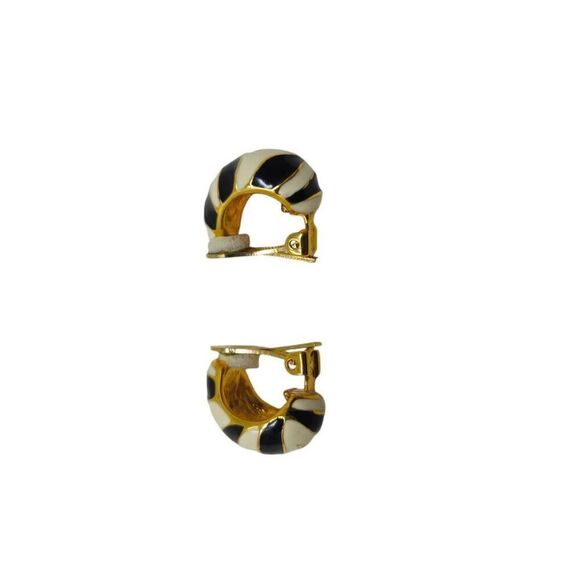 Vintage Kenneth Jay Lane Black and Cream Enamel Swirl Clip-On Earrings | 1.04" | - Picture 7 of 8